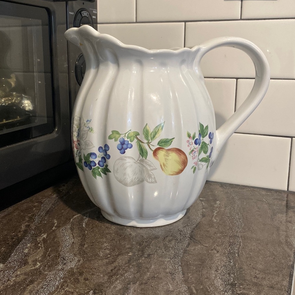 Discontinued Chutney by Corning 86 oz Pitcher